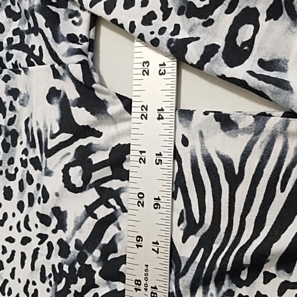 Simply Noelle Tee Shirt Knit Animal Print Hoodie Sheer Detail Trim 12/14 Lg/XL - Picture 6 of 12